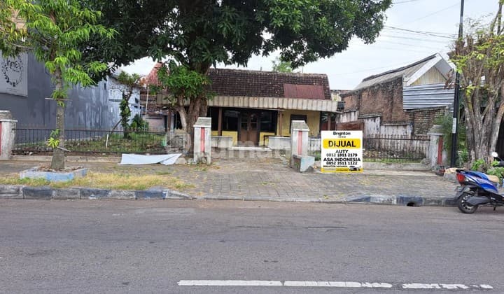 Rumah strategis di pusat kota ngawi dekat pasar besar dan alun-alun