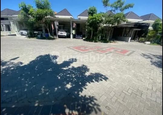 Frida - House for Rent in SAFIRA JUANDA RESORT, Gedangan, Sidoarjo, East Java
Property Description:
Transaction: Rent
Type: House
Address: SAFIRA JUANDA RESORT
Location: Gedangan, Sidoarjo, East Java
Certificate: SHM (Freehold Title)
Land Area: 96 m2
Building Area: