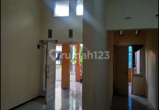 Frida - House for Rent in ISTANA MENTARI, Sidoarjo, East Java
Property Description,
Transaction: Rent
Type: House
Address: ISTANA MENTARI
Location: Sidoarjo, East Java
Certificate: SHM (Freehold Title)
Land Area: 105 m2
Building Area: 105 m2
Bedrooms: 2