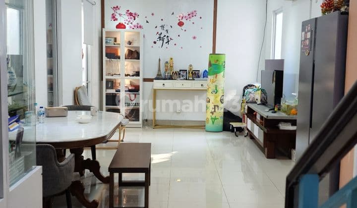 Rumah Renov 2lt. Di Fiordini, Illago, Gading Serpong.