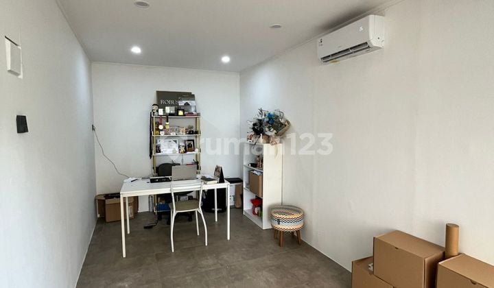 Rumah 10x25m Di Sektor 1b, Gading Serpong, Tangerang, Banten.