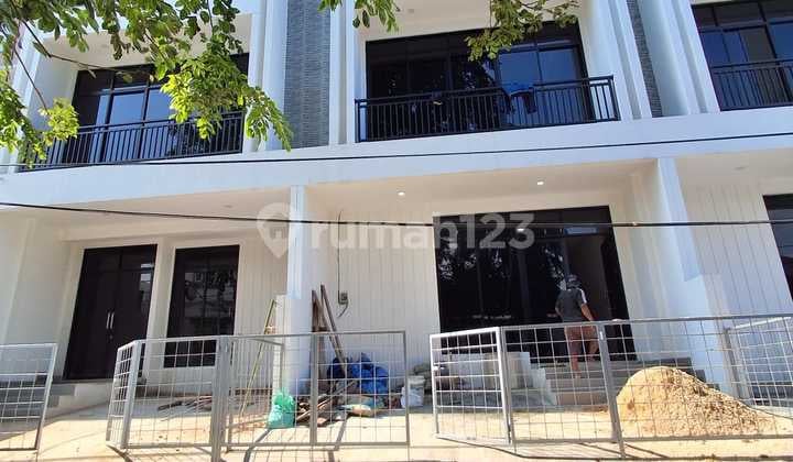 Ruko Hoek Strategis Jl Ratu Mawar Taman Ratu Jakarta Barat
