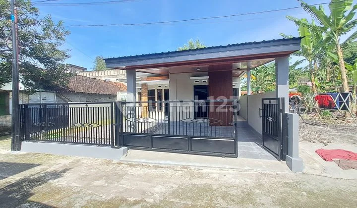 Rumah Cantik Modern dengan Tanah Luas di Daerah Jl Kaliurang