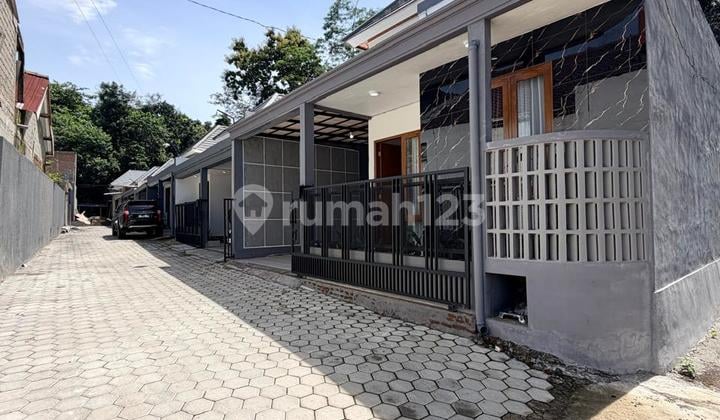 Rumah Mewah Limasan Modern Furnished Harga Murah Dalam Cluster di Pucangan Jalan Kaliurang KM 13 Ngemplak Sleman