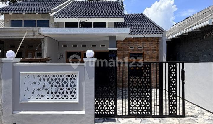 Beautiful House with Functional Layout in Selomartani