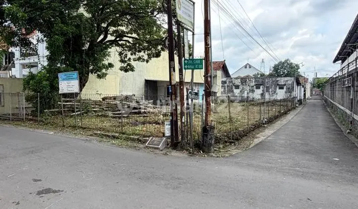 Tanah Istimewa, Hook 2 Jalan di Maguwoharjo