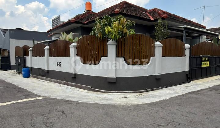 Rumah Mewah Hook Dalam Perumahan Elit Dekat Jogjabay