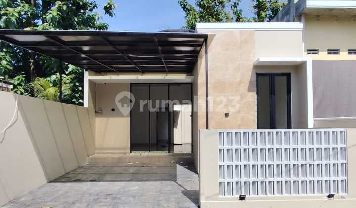 Rumah Baru Cantik - Harga Murah Desain Limasan Modern Dekat Rs. Athurot dan Pasar Godean