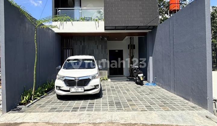 Rumah Modern 2 Lantai Full Furnished di Jl Kaliurang Km12
