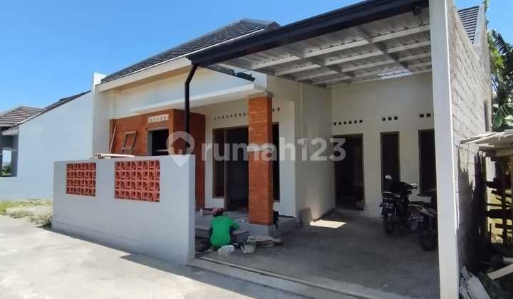 Rumah Cantik Minimalis View Sawah di Madurejo Prambanan