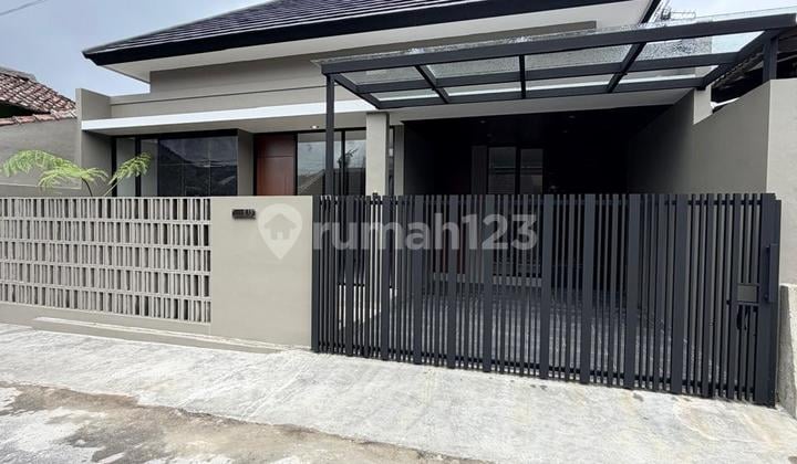 Rumah Modern Industrial Dalam Perumahan