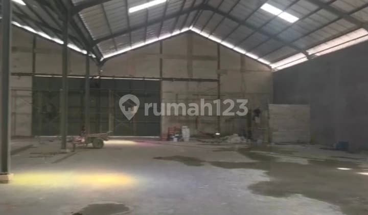 Gudang 2400 di Cakung
