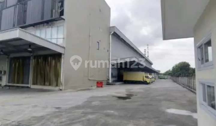 Warehouse for Sale on Jl Pulogadung, Cakung, East Jakarta