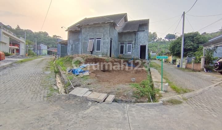 Rumah besar Semarang barat dekat Tol Manyaran
