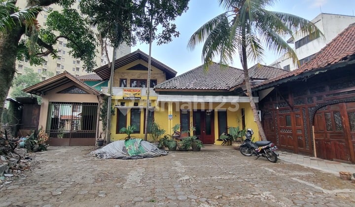 dijual tanah bonus bangunan cikutra depan RS Santo Yusuf lokasi strategis berada di pusat keramaian cocok utk dibangun ruko, tempat usaha