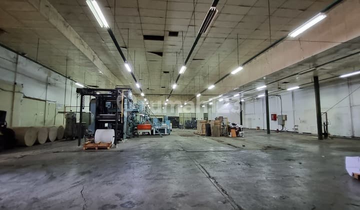 Dijual Tanah Bonus Bangunan Ex Percetakan Sekelimus Barat Tanah Kotak Datar Lebar 50 Meter Lokasi Strategis Tengah Kota Cocok Utk Workshop, Gudang, Sekolah, Pesantren