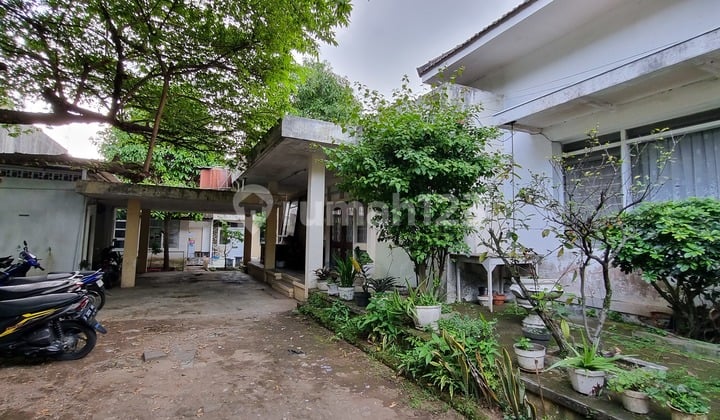 Dijual Rumah Lama Jl Kalimantan Bdg Lokasi Strategis Kotak Cocok untuk Cafe Resto, Hotel, Kantor