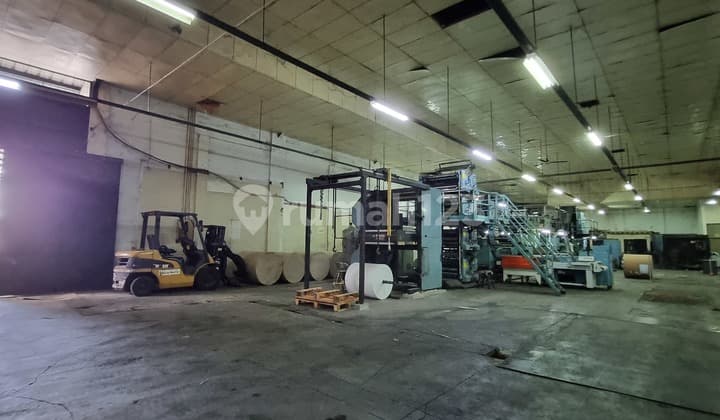 Dijual Tanah Bonus Bangunan Ex Percetakan Sekelimus Barat Tanah Kotak Datar Lebar 50 Meter Lokasi Strategis Tengah Kota Cocok Utk Workshop, Gudang, Sekolah, Pesantren