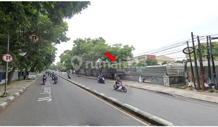 Dijual Tanah 2.452M Pinggir Jalan Raya Sudirman Kota Bandung, Kotak Lebar 37 Meter Hadap Selatan Lokasi Strategis Dekat Sudirman Suits
