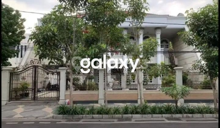Di jual rumah mewah raya dharmahusada