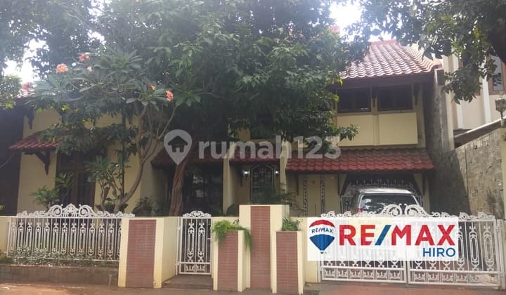 Dijual rumah 2 lantai dengan arsitektur unik di sekitar Kalimalang Bekasi Selatan