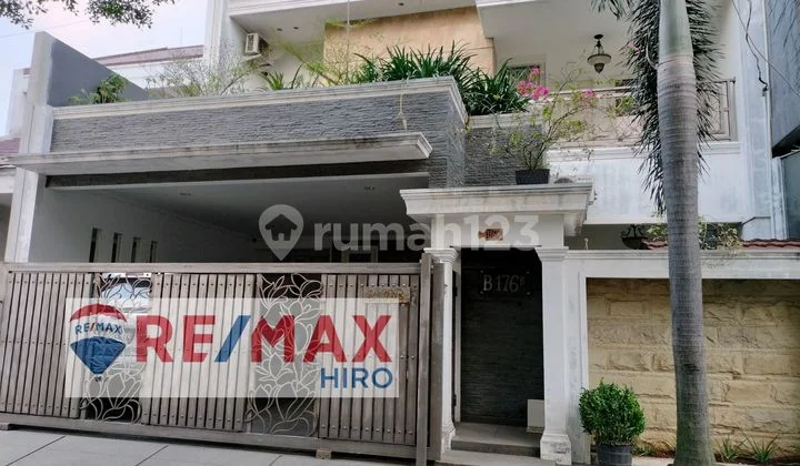 For sale: 2-story luxury house ready to occupy around Galaxy Bekasi Selatan.