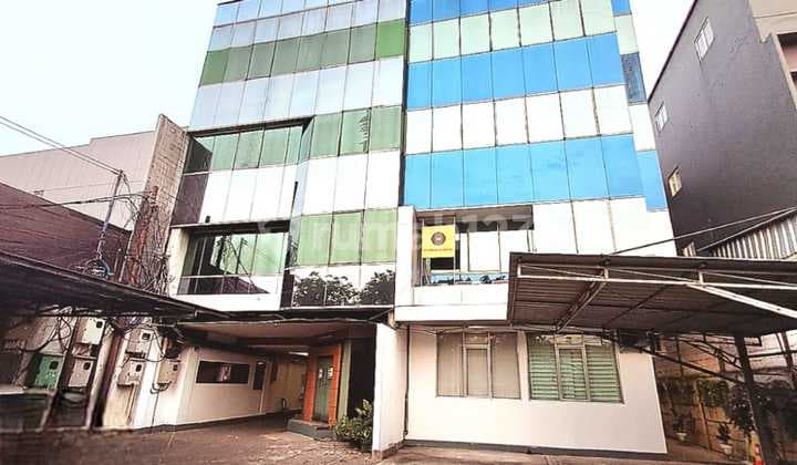 Disewakan Ruang Kantor di Lantai Dasar di Jl Raya Bekasi, Cakung
