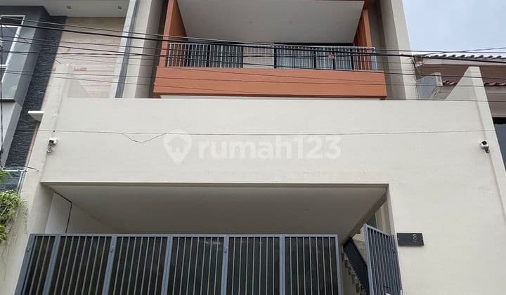 Jual Rumah Baru 4 Lantai Bagus dan Siap Huni di Pulomas, Jakarta Timur