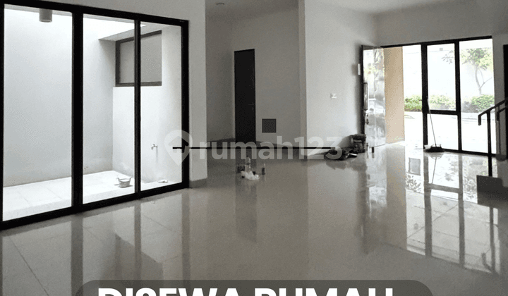 For Rent House | 8x15 | Millennial