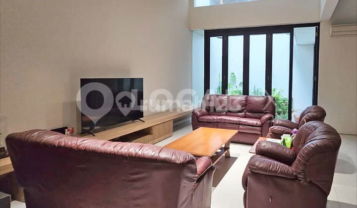 Rumah Royal Orchard, Kelapa Gading, Jakarta Utara