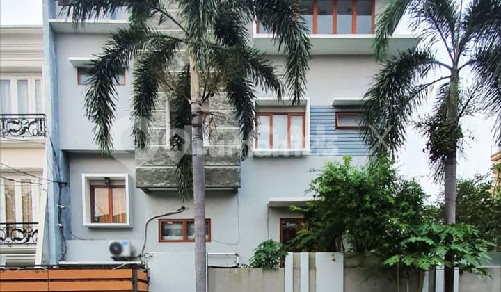 Rumah Janur Kuning, Kelapa Gading, Jakarta Utara