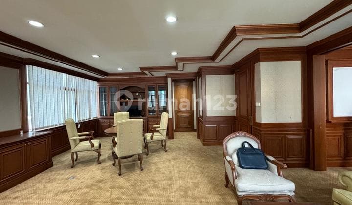 Gedung di Gajah Mada, Hayam Wuruk Parkir Luas, Langka, Siap Pakai