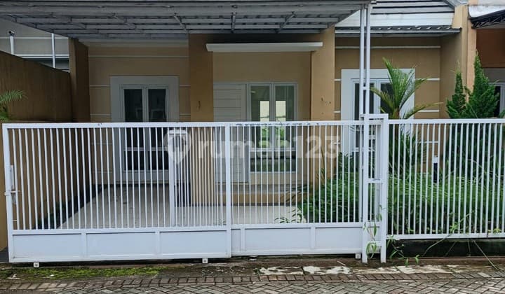 Rumah Graha Timur Strategis Tengah Kota