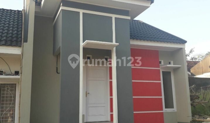 Rumah Murah Masuk Kota Strategis Dekat Ke Menara Teratai