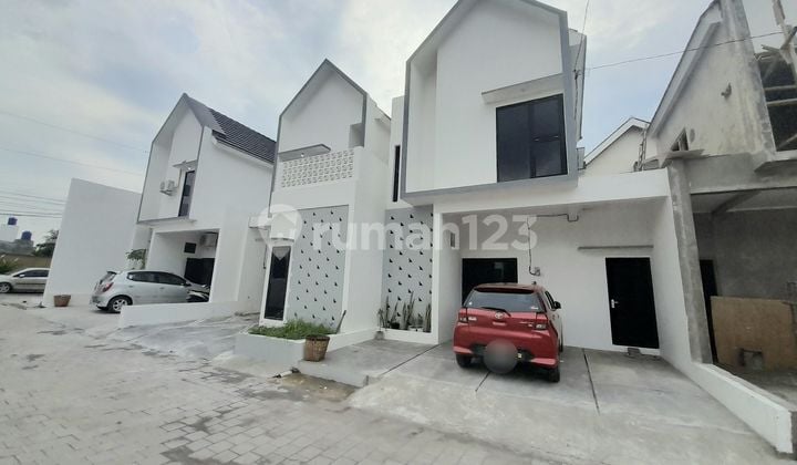 Rumah 2 Lantai Strategis Gentan Purbayan Dekat Ke Luwes Mall