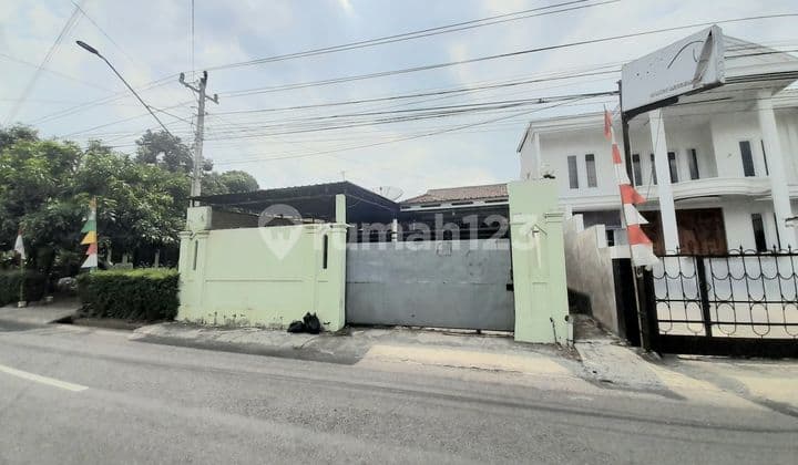 Rumah 2 Lantai Pinggir Jalan Kembaran Strategis Dekat Kampus Ump