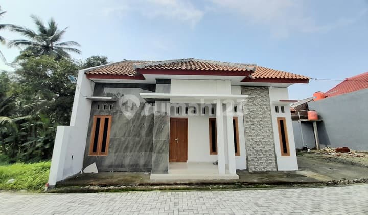 New House in Teluk Near Telkom School