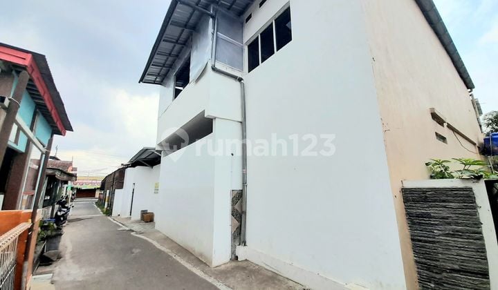 Rumah Kost Aktif 2 Lantai Strategis Dekat Ke Jih & Ump