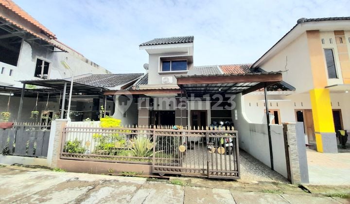 2-Story House Near Strategic Guerrilla Street in the Center of Purwokerto City