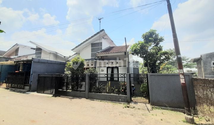 Rumah Hook Siap Huni Pandak Strategis Dekat Wisata The Village