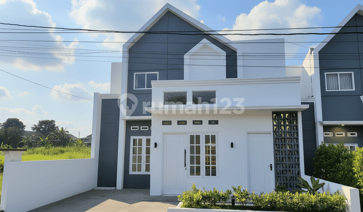 Rumah Baru Siap Huni Selatan Dekat Menara Teratai