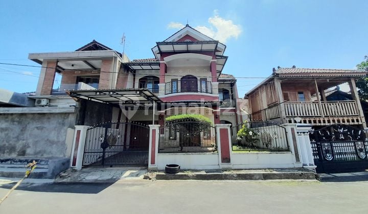 Rumah 2 Lantai Strategis Pusat Kota Dekat Jalan Dr Angka