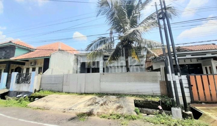 Rumah 2 Lantai Tengah Kota Dekat Sekolah Telkom