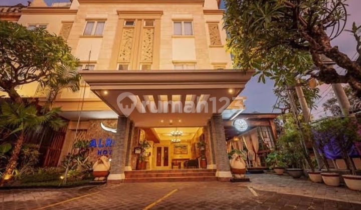 Hotel Kuta Bali 4 Lantai Furnished Bagus SHM - Sertifikat Hak Milik di Legian Rumah