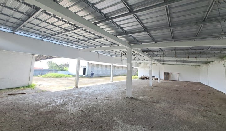 Cheap Shophouse in Baturiti 402 m² Unfurnished SHM - Certificate of Ownership