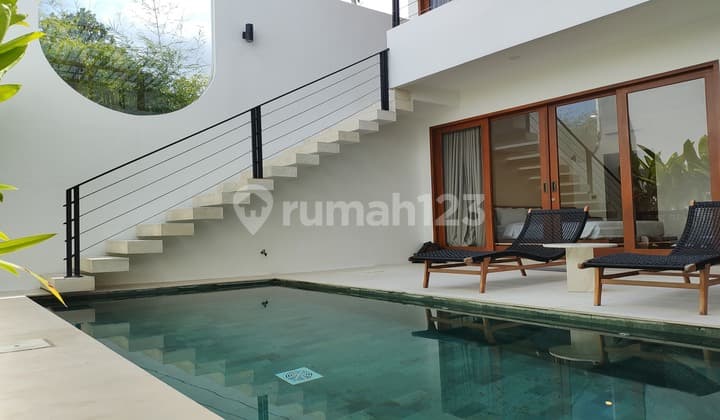 Villa Sewa 28 Tahun Furnished Baru SHM - Sertifikat Hak Milik di Canggu