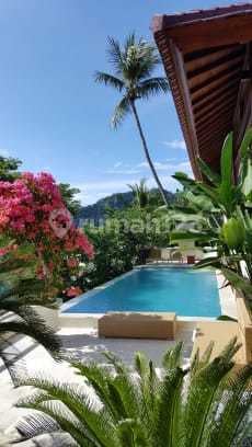 Villa bagus mewah SHM 10 are di Senggigi lombok barat