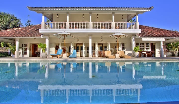 Luxury 4-Bedroom Colonial Estate With River & Panoramic Green Views - Near Tanah Lot, Tabanan