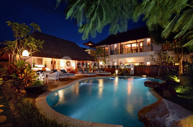 Elegant Poolside Suites & Villas In Sanur