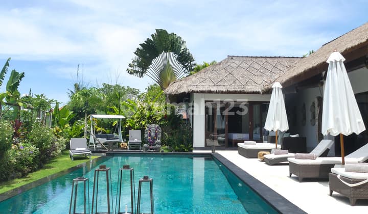 Spacious Villa With Ricefield View in Buduk - Mengwi